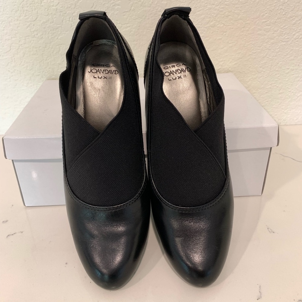 Circa Joan & David Luxe Ankle bootie